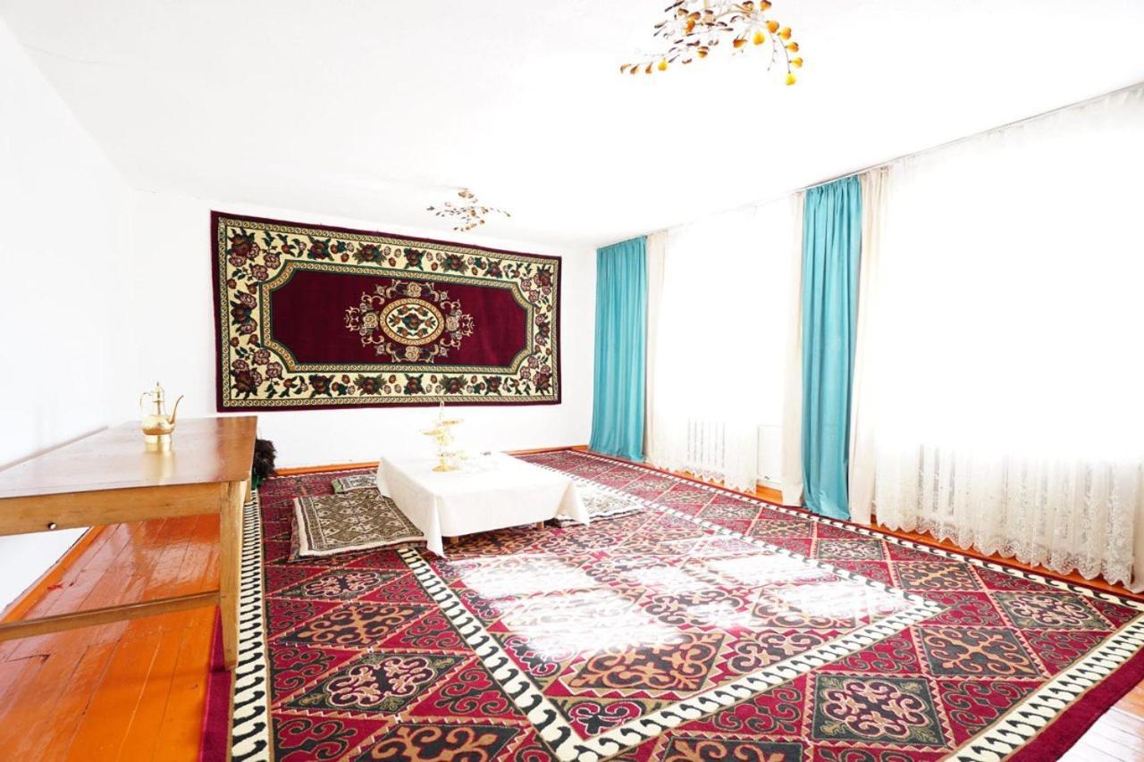 Guest House Bereke In Kyzart Village Bagysh Exterior photo